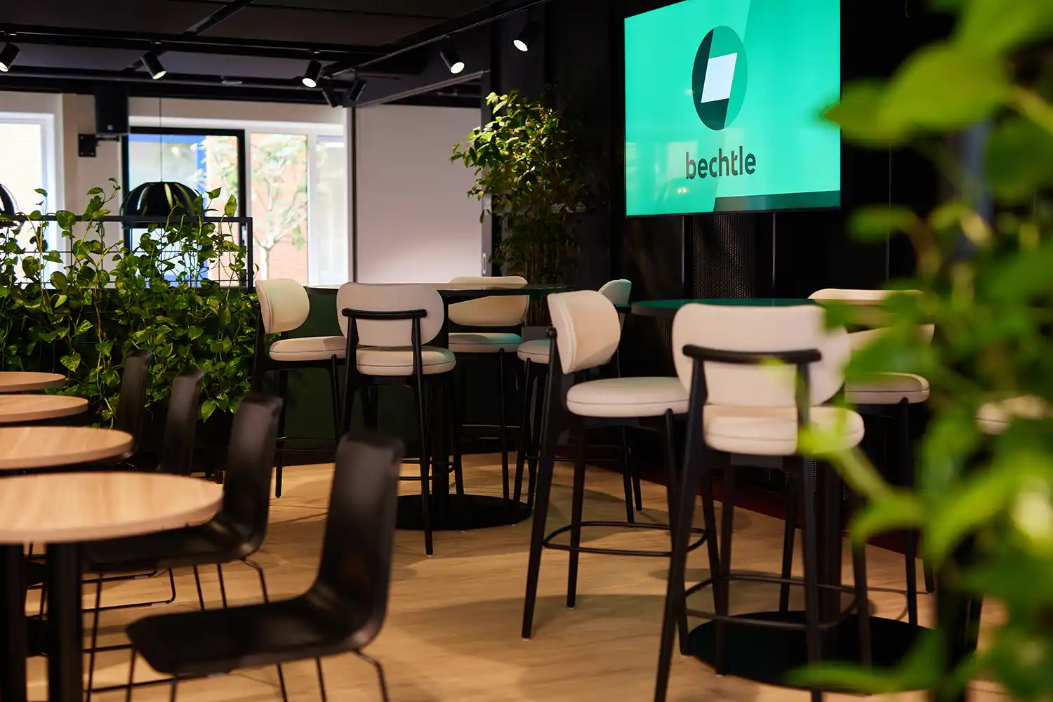 Kantoorinrichting Bechtle CEKA Nederland4