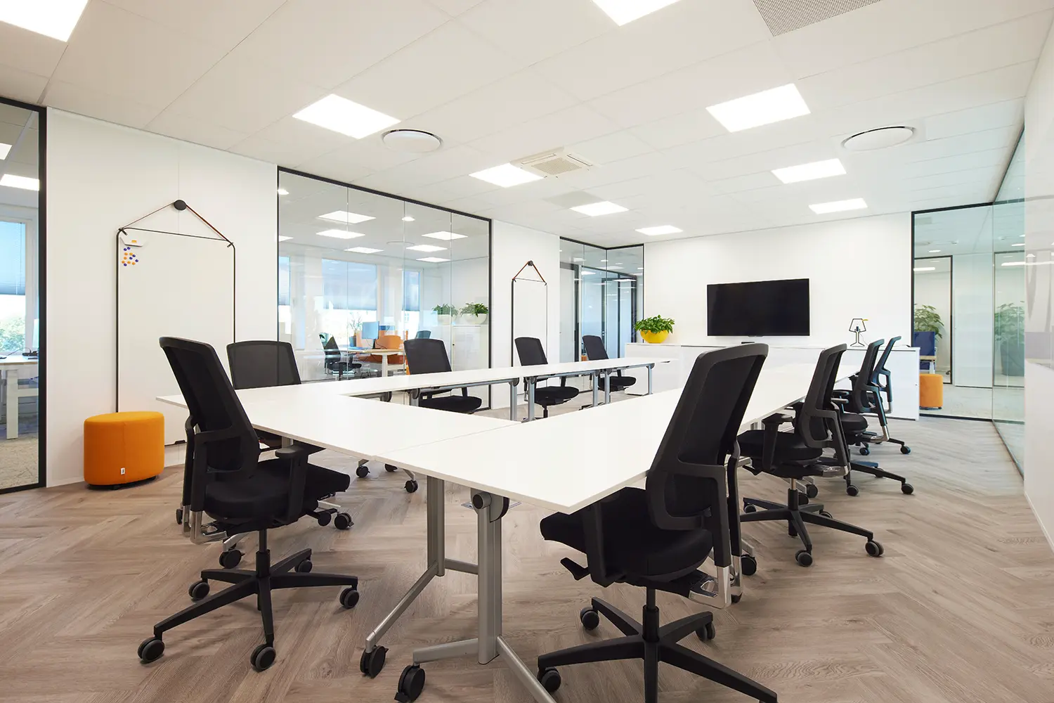Kantoorinrichting Doxis | CEKA Nederland5